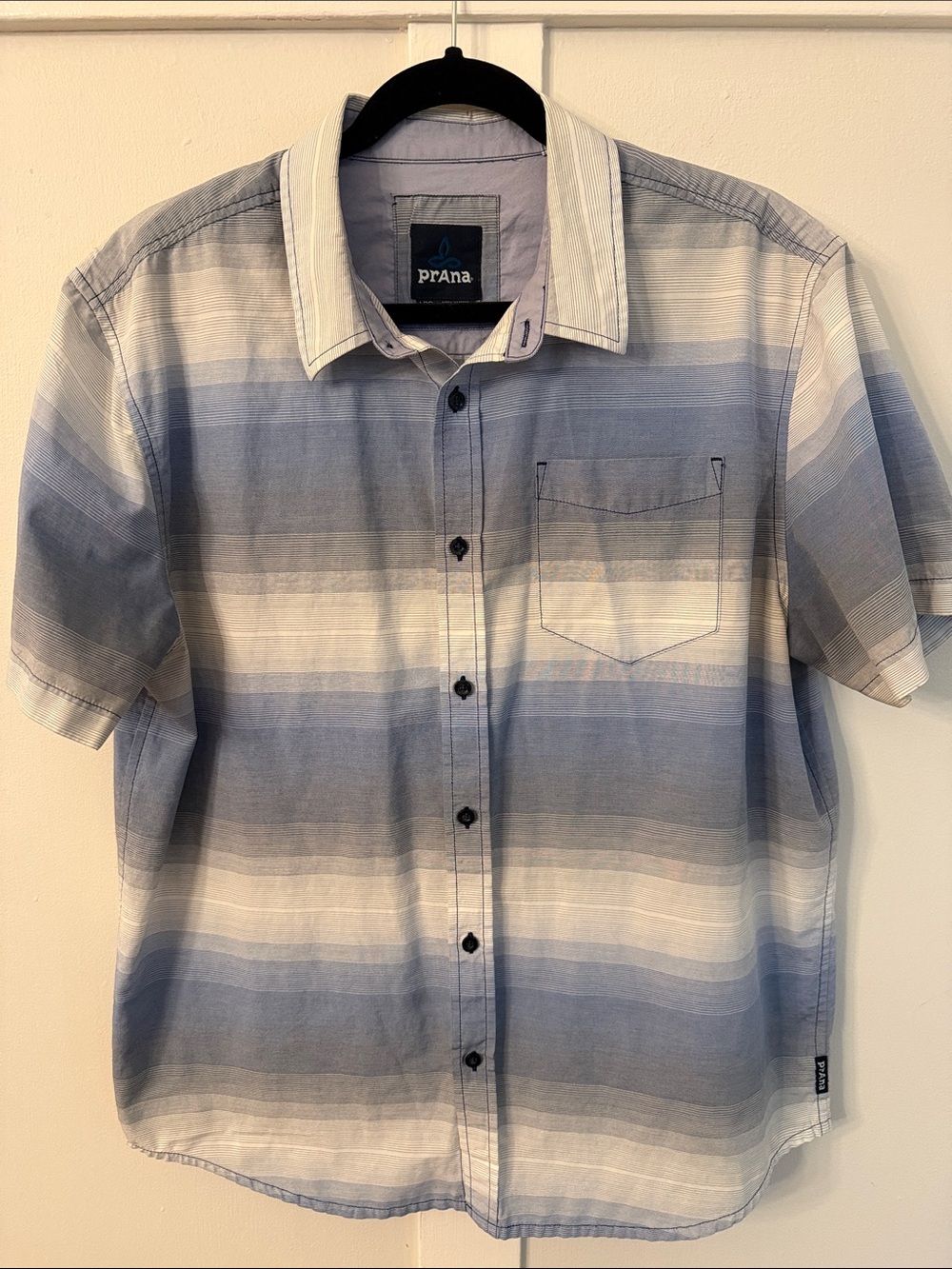 Prana short sleeve button up shirt striped gradient blues, white & grey L men’s